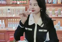 娱乐吃瓜酱驻马店17岁,娱乐吃瓜酱带你揭秘她的成长之路